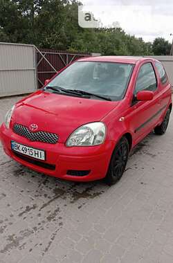 Хетчбек Toyota Yaris 2005 в Сарнах