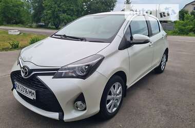 Хэтчбек Toyota Yaris 2015 в Краснограде