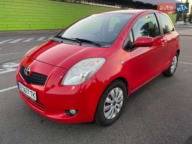 Хетчбек Toyota Yaris 2008 в Києві