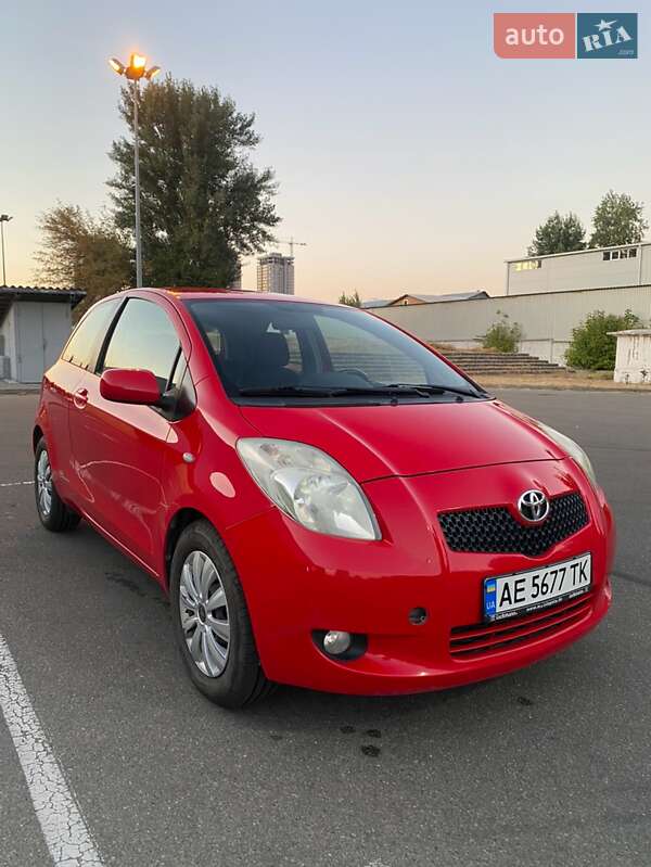 Хетчбек Toyota Yaris 2008 в Києві