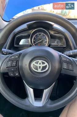 Седан Toyota Yaris 2017 в Харькове