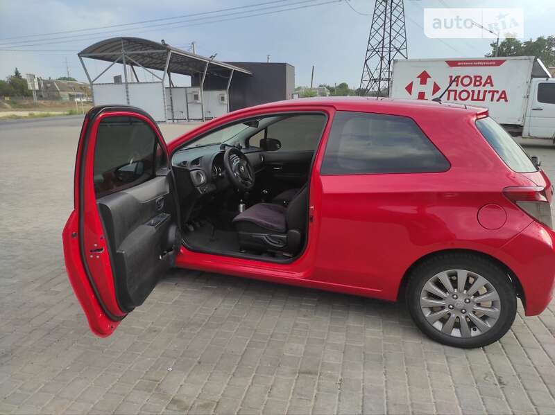 Хэтчбек Toyota Yaris 2013 в Одессе