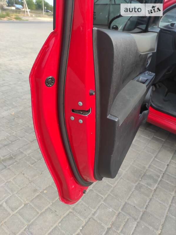Хэтчбек Toyota Yaris 2013 в Одессе
