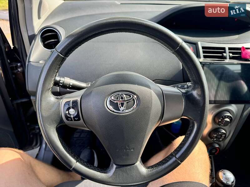Хэтчбек Toyota Yaris 2009 в Харькове фото 4 Хэтчбек Toyota Yaris 2009 в Харькове