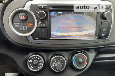 Хэтчбек Toyota Yaris 2012 в 