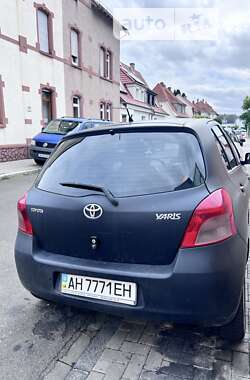 Седан Toyota Yaris 2006 в Києві