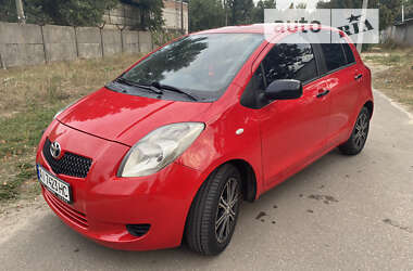 Хетчбек Toyota Yaris 2006 в Києві