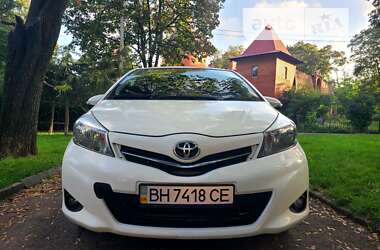 Хэтчбек Toyota Yaris 2012 в Одессе