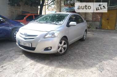 Седан Toyota Yaris 2008 в Львове