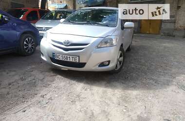 Седан Toyota Yaris 2008 в Львове