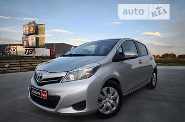 Хэтчбек Toyota Yaris 2012 в Львове