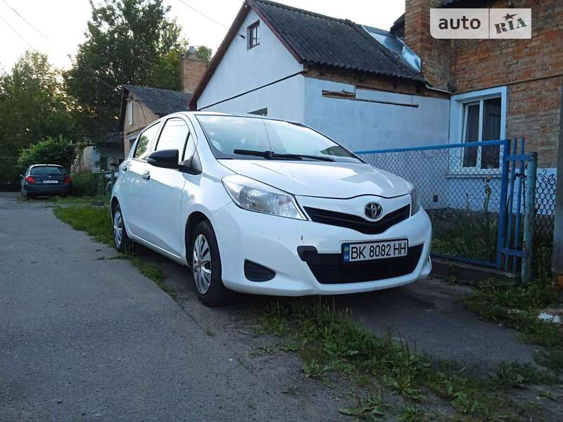 Хетчбек Toyota Yaris 2012 в Здолбуніві