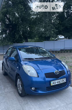 Хэтчбек Toyota Yaris 2007 в Киеве