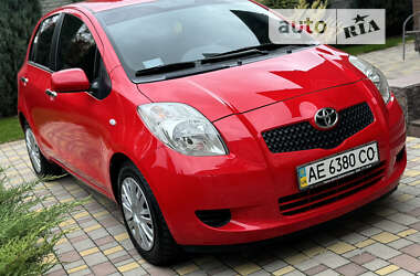 Хэтчбек Toyota Yaris 2008 в Днепре