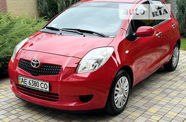 Хэтчбек Toyota Yaris 2008 в Днепре