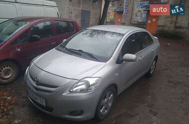 Седан Toyota Yaris 2008 в Львове