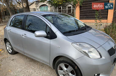 Хэтчбек Toyota Yaris 2006 в Николаеве