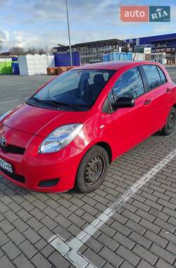 Хэтчбек Toyota Yaris 2010 в Коломые