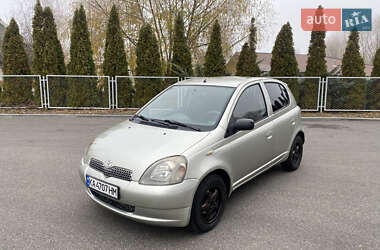 Хэтчбек Toyota Yaris 2002 в Смеле