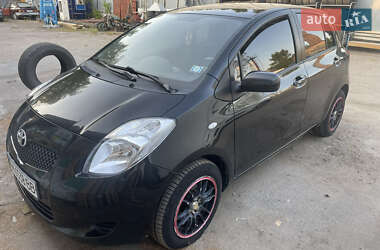 Хетчбек Toyota Yaris 2005 в Житомирі