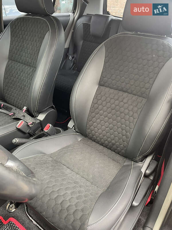 Хэтчбек Toyota Yaris 2005 в Житомире