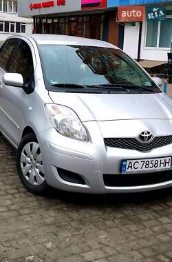 Хэтчбек Toyota Yaris 2010 в Луцке