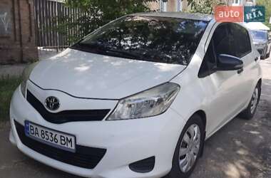 Хетчбек Toyota Yaris 2012 в Кропивницькому