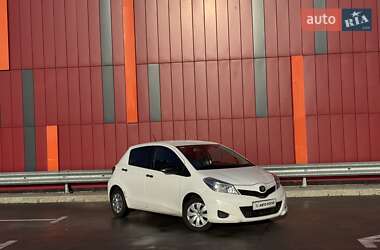 Хетчбек Toyota Yaris 2012 в Києві