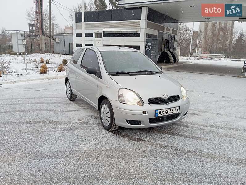 Хэтчбек Toyota Yaris 2000 в Харькове