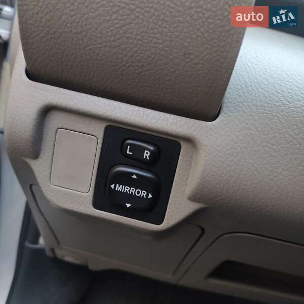 Седан Toyota Yaris 2007 в Киеве