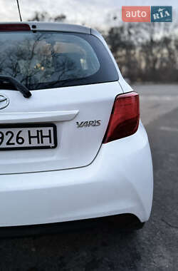 Хетчбек Toyota Yaris 2014 в Полтаві