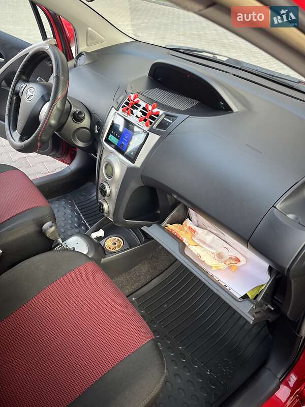 Хетчбек Toyota Yaris 2006 в Чорноморську