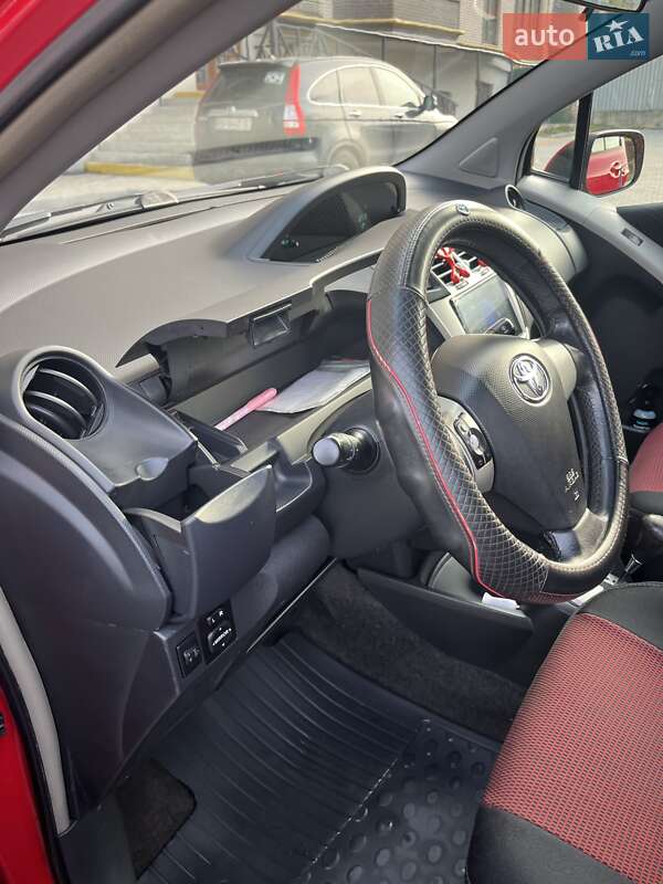 Хетчбек Toyota Yaris 2006 в Чорноморську
