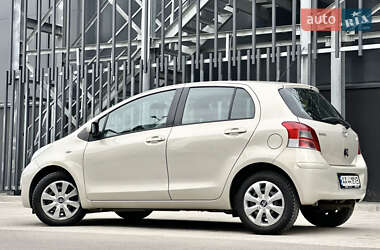 Хетчбек Toyota Yaris 2011 в Києві