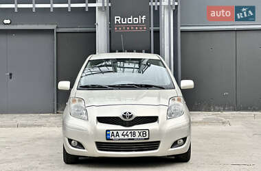 Хетчбек Toyota Yaris 2011 в Києві