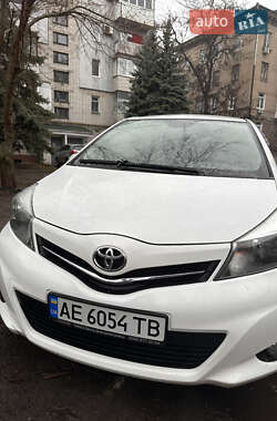 Хэтчбек Toyota Yaris 2013 в Днепре