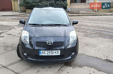 Хетчбек Toyota Yaris 2006 в Дніпрі