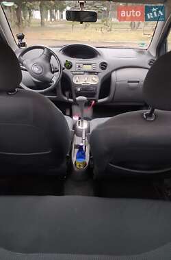 Хетчбек Toyota Yaris 2003 в Рівному