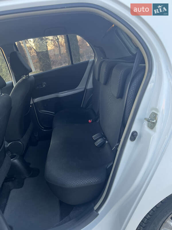 Хэтчбек Toyota Yaris 2010 в Дубно
