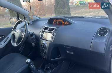 Хетчбек Toyota Yaris 2010 в Дубні