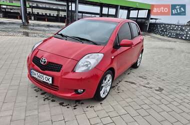 Хэтчбек Toyota Yaris 2008 в Каменец-Подольском