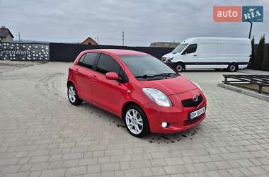 Хэтчбек Toyota Yaris 2008 в Каменец-Подольском