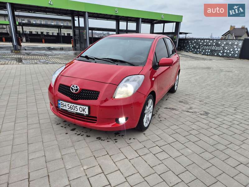 Хэтчбек Toyota Yaris 2008 в Каменец-Подольском