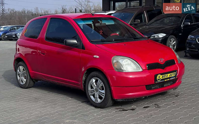 Хэтчбек Toyota Yaris 2001 в Черновцах