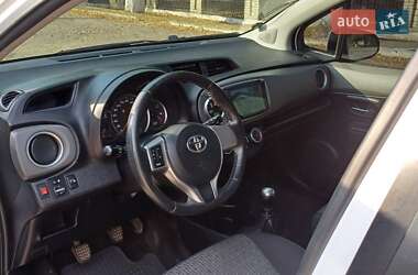 Хетчбек Toyota Yaris 2014 в Хотині