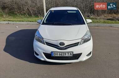 Хэтчбек Toyota Yaris 2012 в Березовке