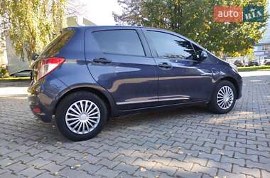 Хэтчбек Toyota Yaris 2012 в Черновцах
