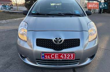 Хэтчбек Toyota Yaris 2006 в Городке