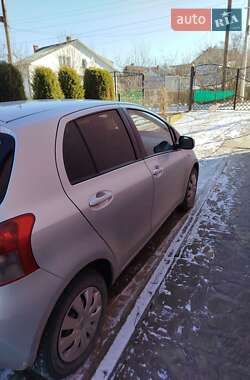 Хэтчбек Toyota Yaris 2008 в 