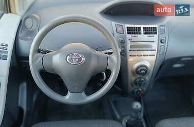 Хэтчбек Toyota Yaris 2011 в Киеве